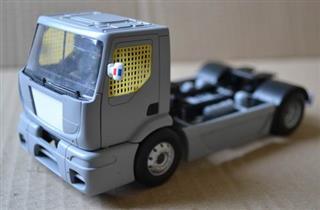 1 43  Resin Towing Vehichle Model