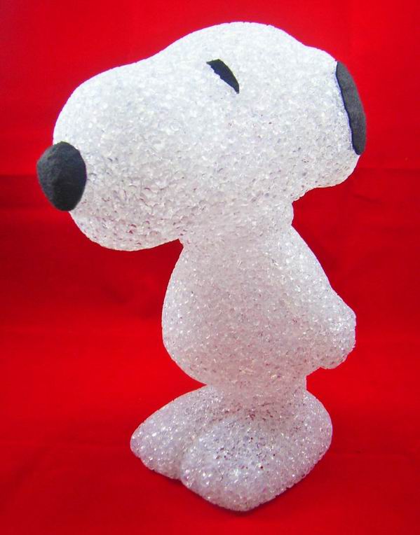 snoopy vinyl figure