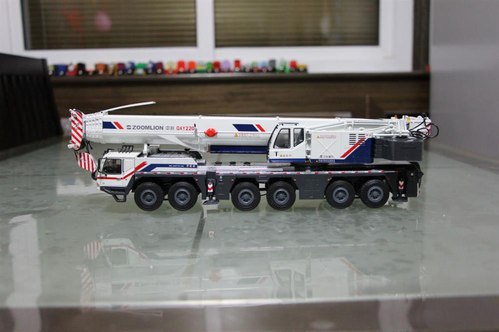 metal toy cranes