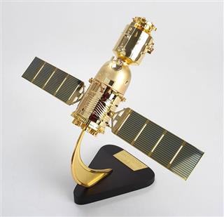 custom die cast spacecraft model collectibles souvenir gift producer
